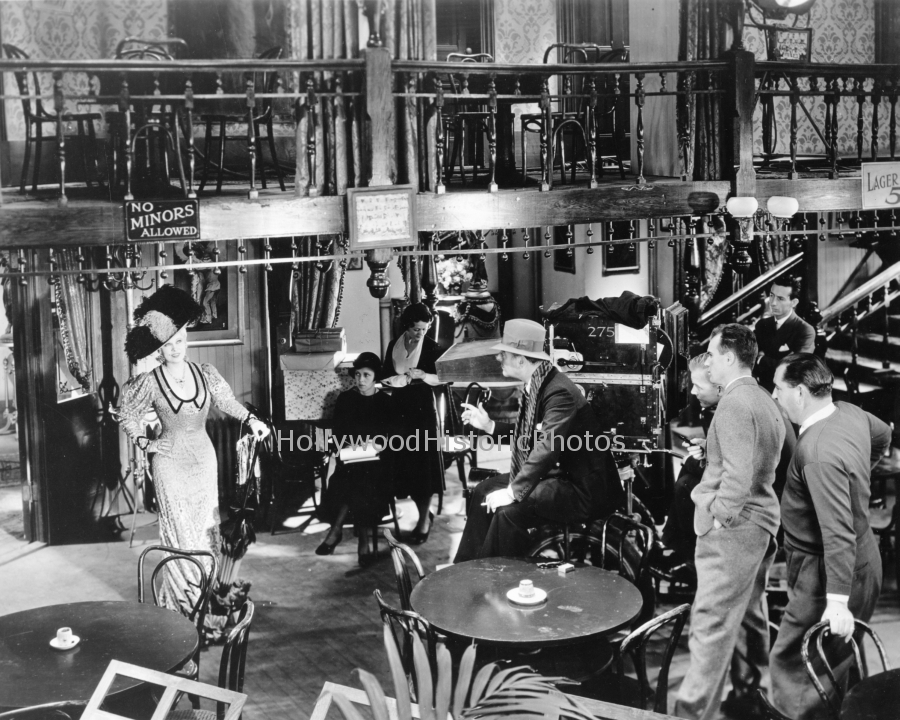 Mae West 1934 Belle of the Nineties with director Leo McCarey.jpg